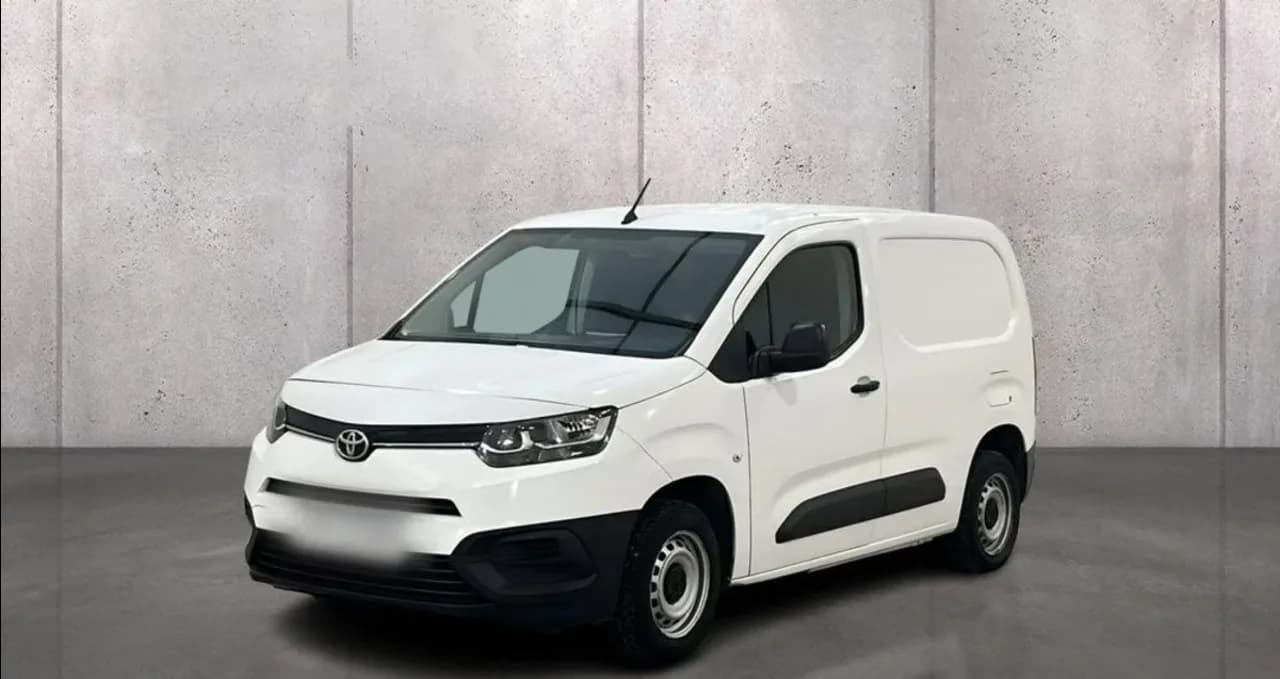 Toyota Proace City 1.5 D-4D Standard 2,3t Active 2022 - używany samochód w leasingu