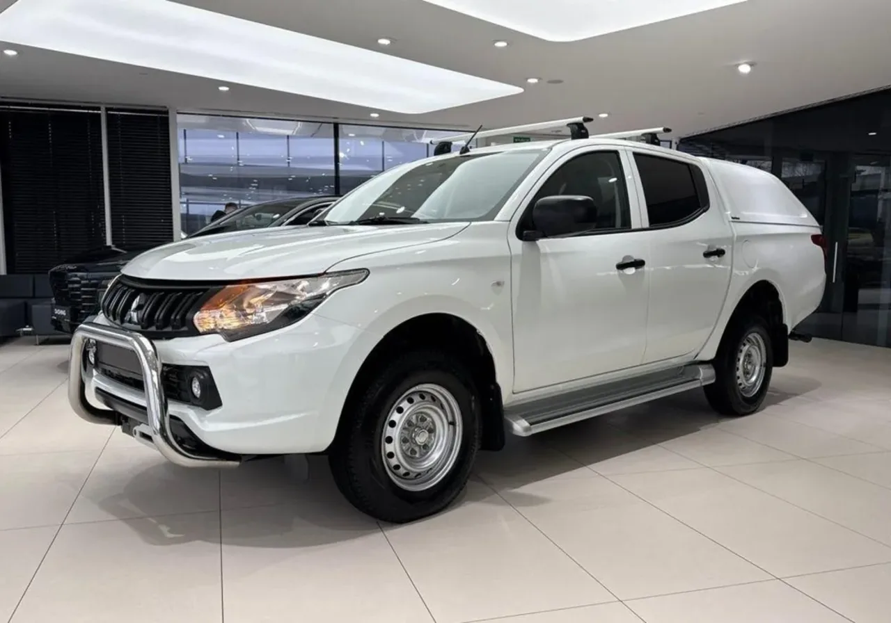 Mitsubishi L200 2.4 d DC Invite EU6