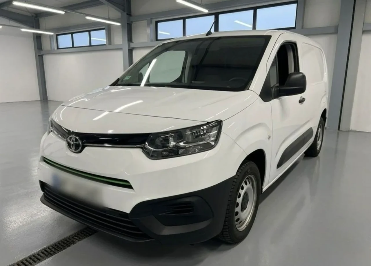 Toyota Proace City 1.5 D-4D Long 2,4t Active 2021 - вживаний автомобіль в лізингу