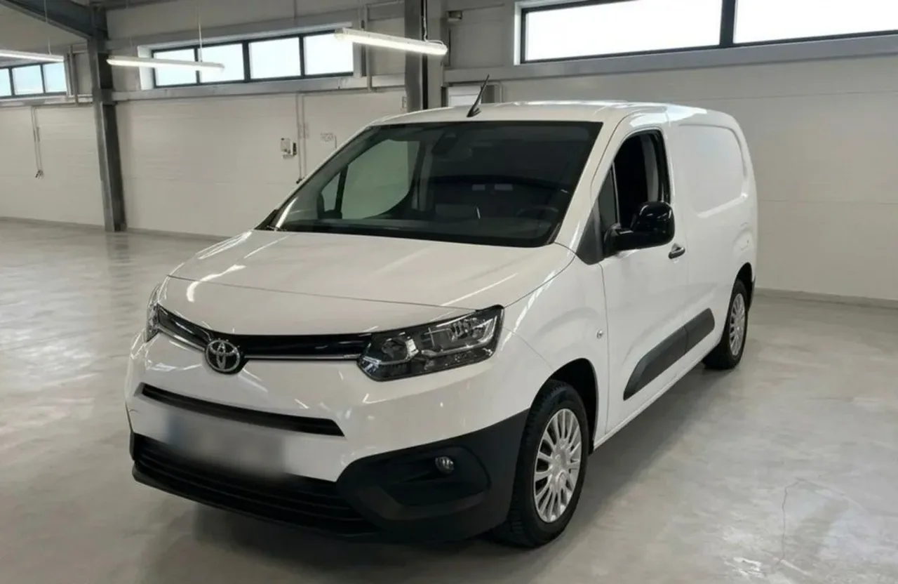 Toyota Proace City 1.5 D-4D Long 2,4t Active 2023 - gebrauchtes Leasingfahrzeug