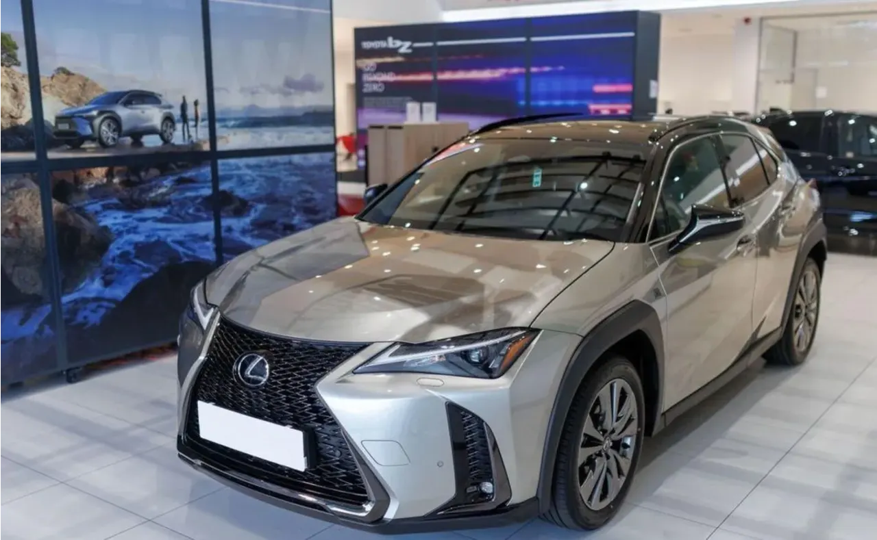 Lexus UX 300h F Sport AWD 2025 - używany samochód w leasingu