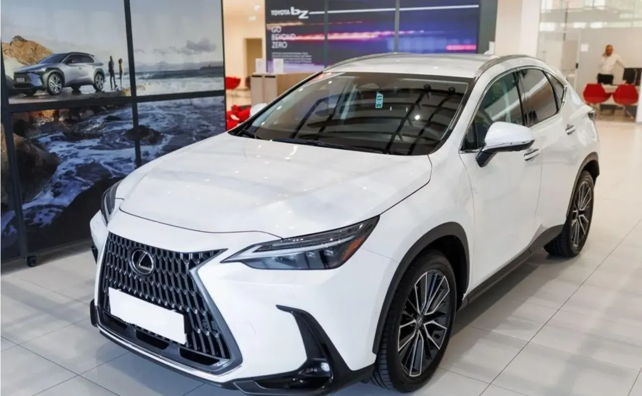 Lexus NX 450h+ Omotenashi AWD 2024 - używany samochód w leasingu