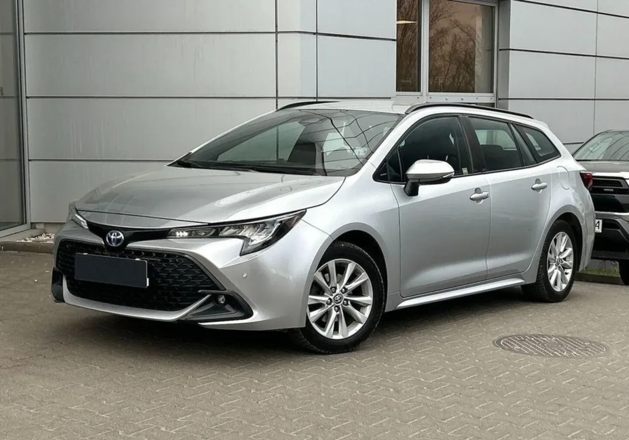 Toyota Corolla 1.8 Hybrid Comfort 2023 - używany samochód w leasingu