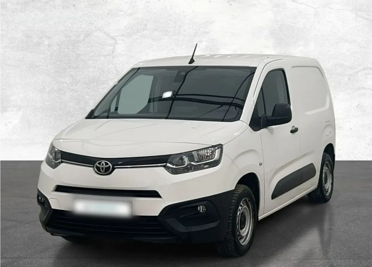 Toyota Proace City 1.5 D-4D Standard 2,3t Active 2022 - używany samochód w leasingu