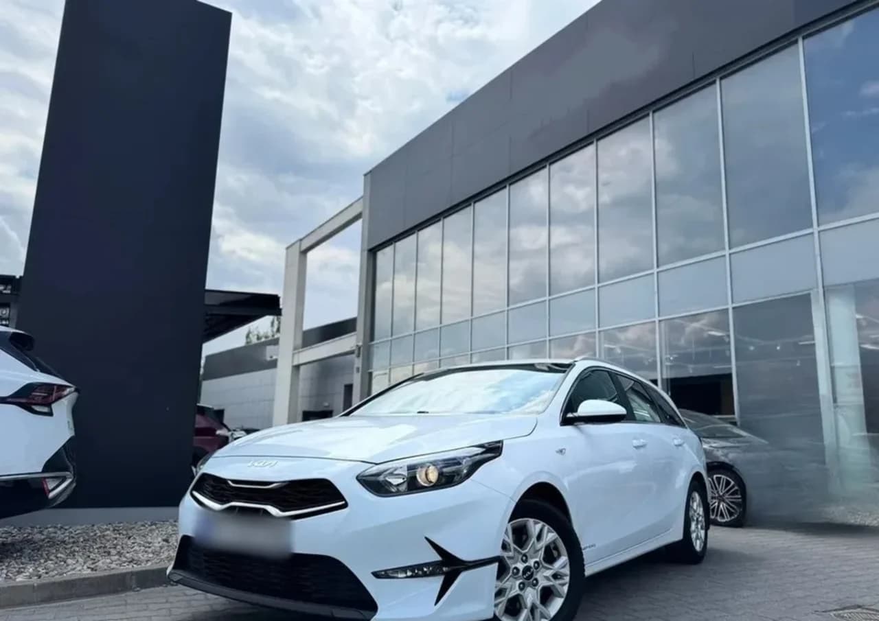 Kia Ceed 1.5 T-GDI M 2023 - używany samochód w leasingu