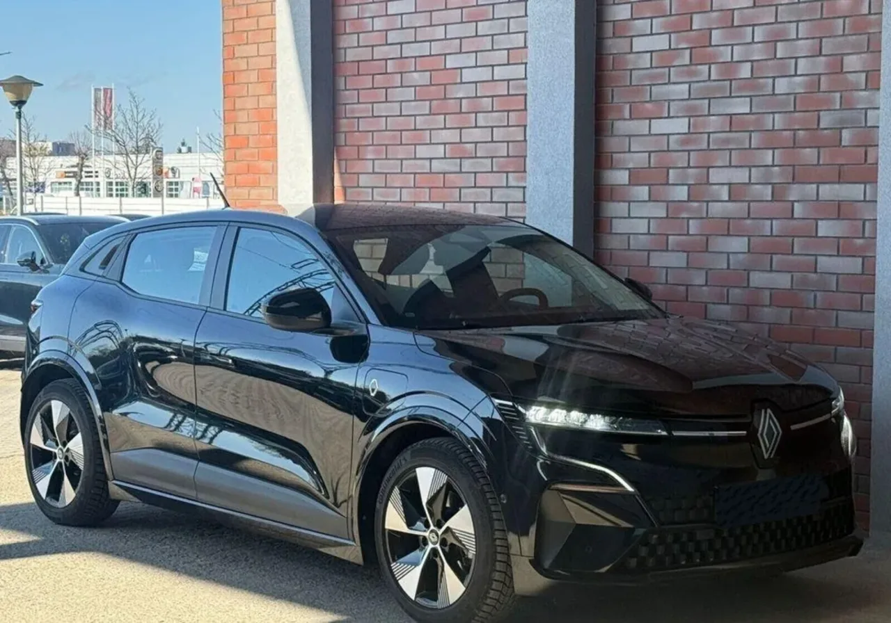 Renault Megane EV40 Equilibre 2023 - używany samochód w leasingu