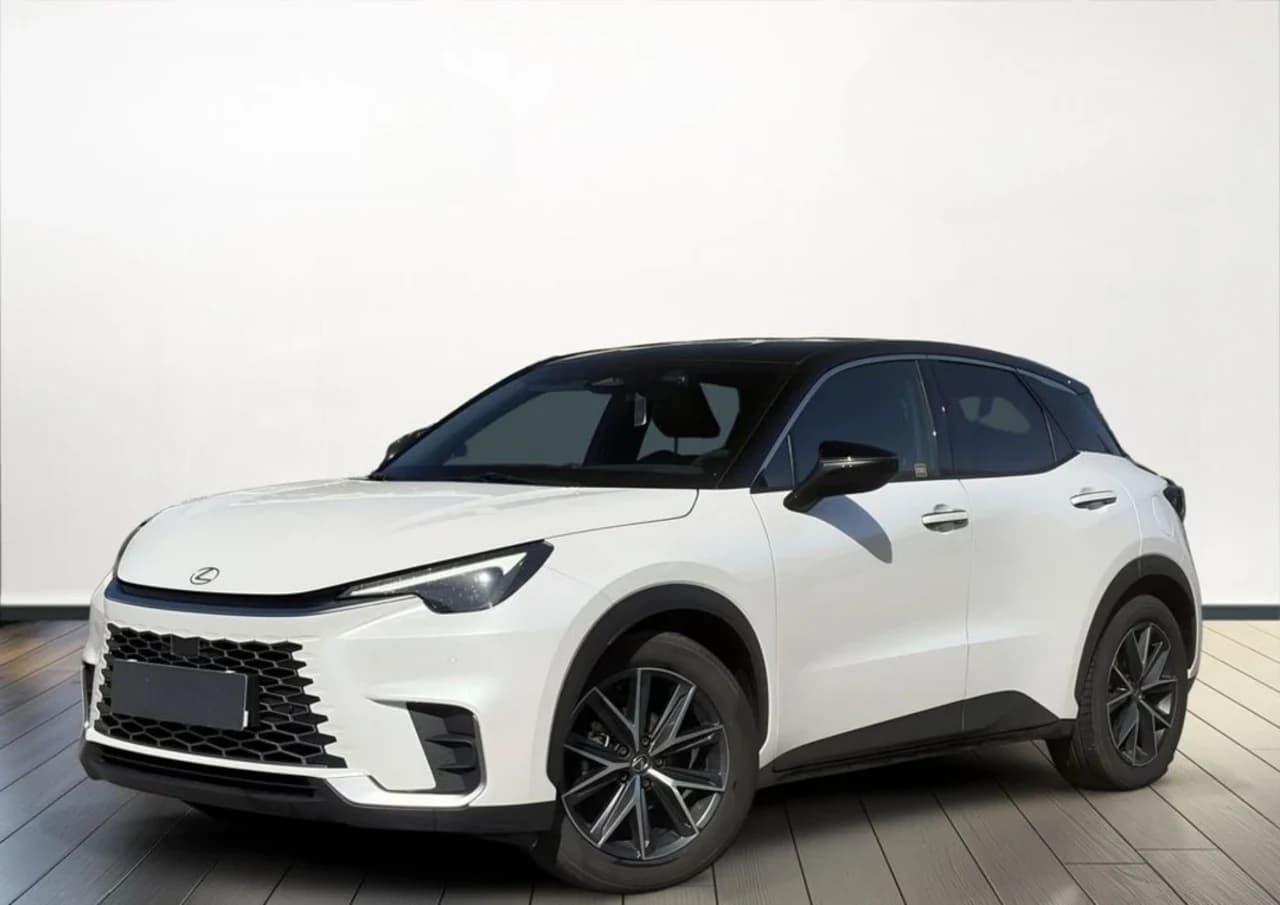 Lexus LBX 1.5 Hybrid Emotion 2024 - używany samochód w leasingu