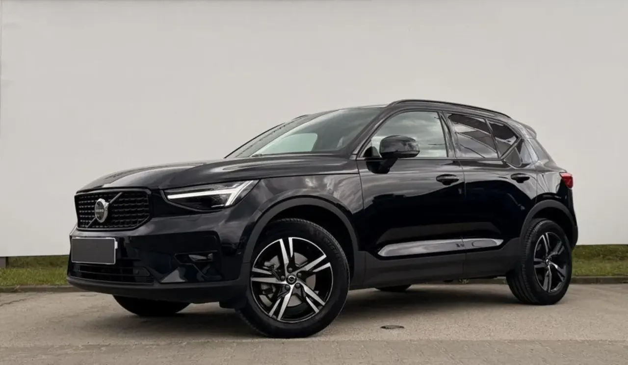 Volvo XC 40 B4 Core aut 2025 - używany samochód w leasingu