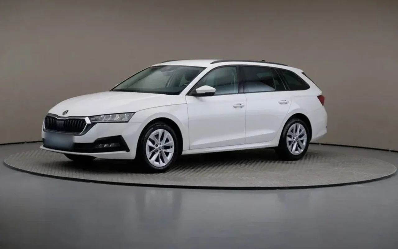 Skoda Octavia 1.5 TSI e-Tec Ambition DSG 2023 - вживаний автомобіль в лізингу