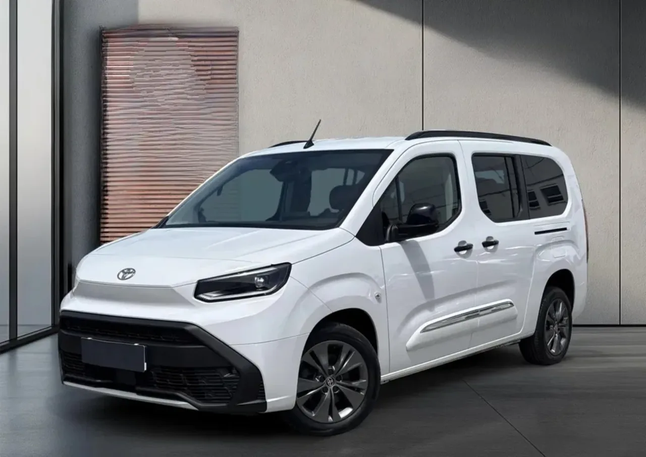 Toyota Proace City Verso Long 1.2 D-4T Family 2025 - used car for lease
