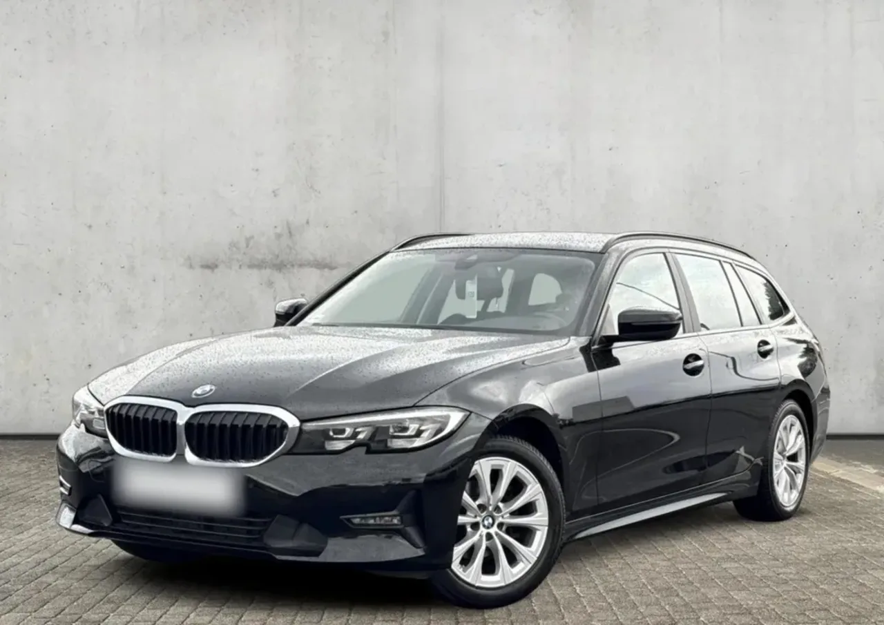 BMW Seria 3 318i Advantage aut 2022 - używany samochód w leasingu