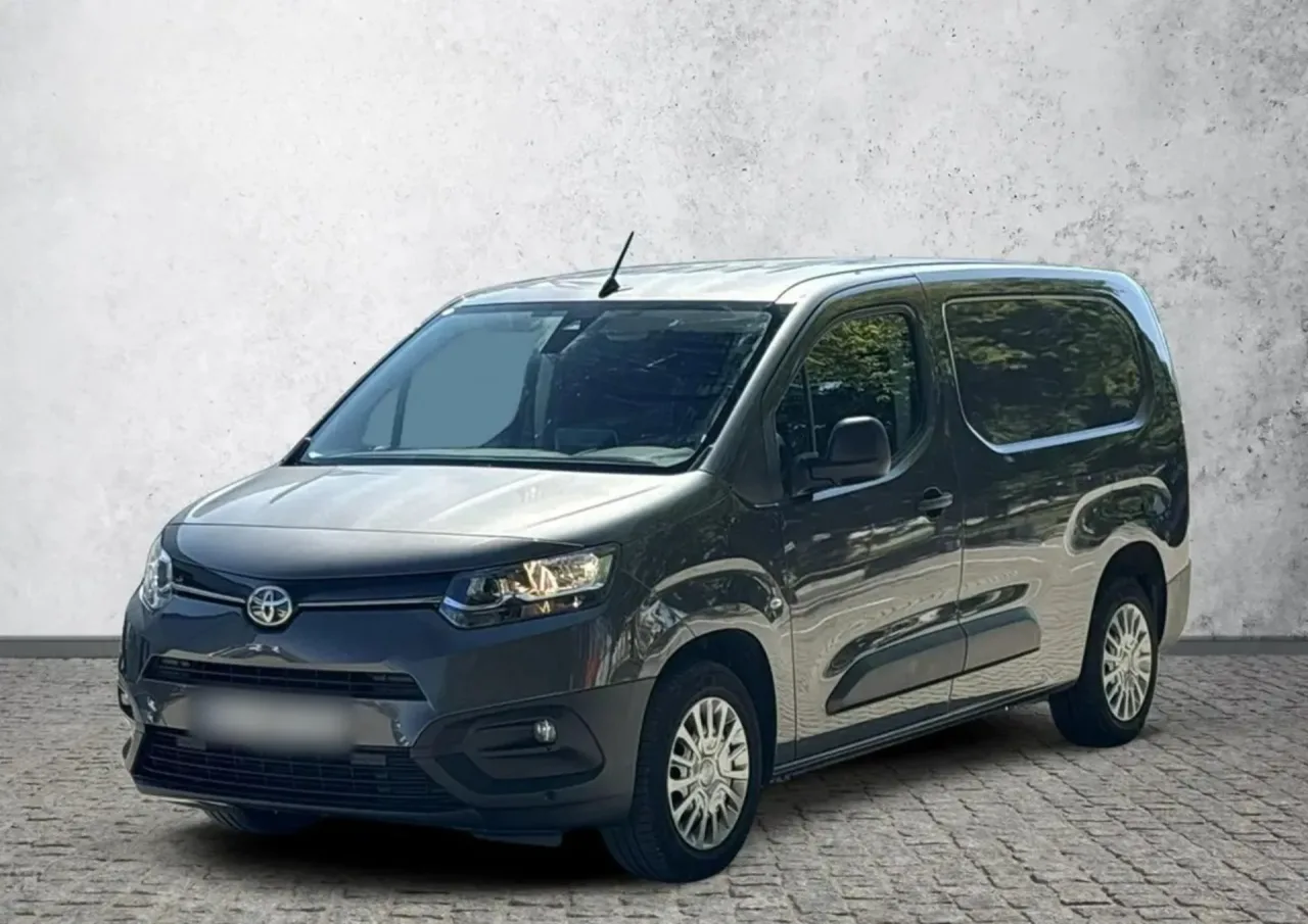 Toyota Proace City 1.5 D-4D Long 2,4t Active 2023 - używany samochód w leasingu