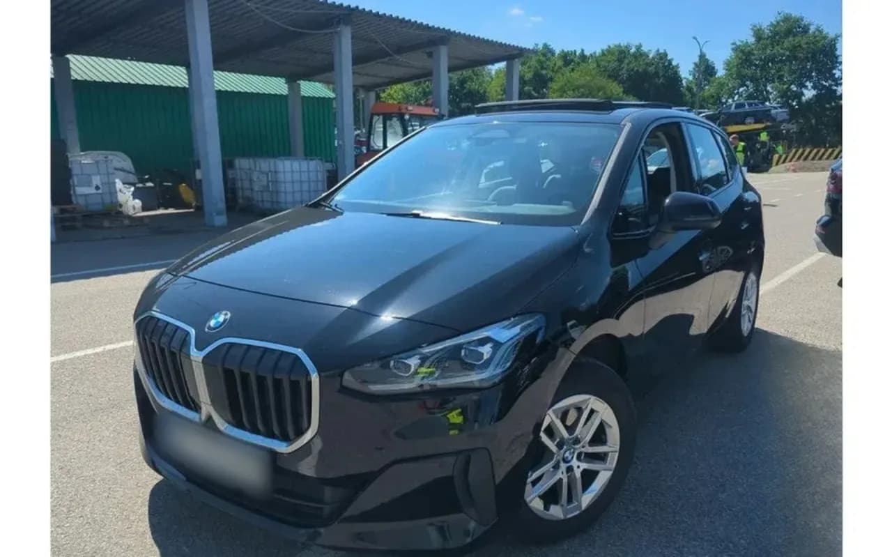 BMW Seria 2 220i mHEV sport-aut 2023 - używany samochód w leasingu