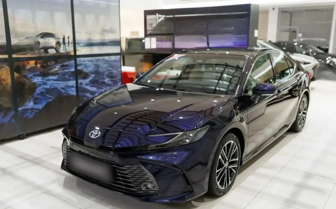 Toyota Camry Camry 2.5 Hybrid Dynamic Force Executive e-CVT