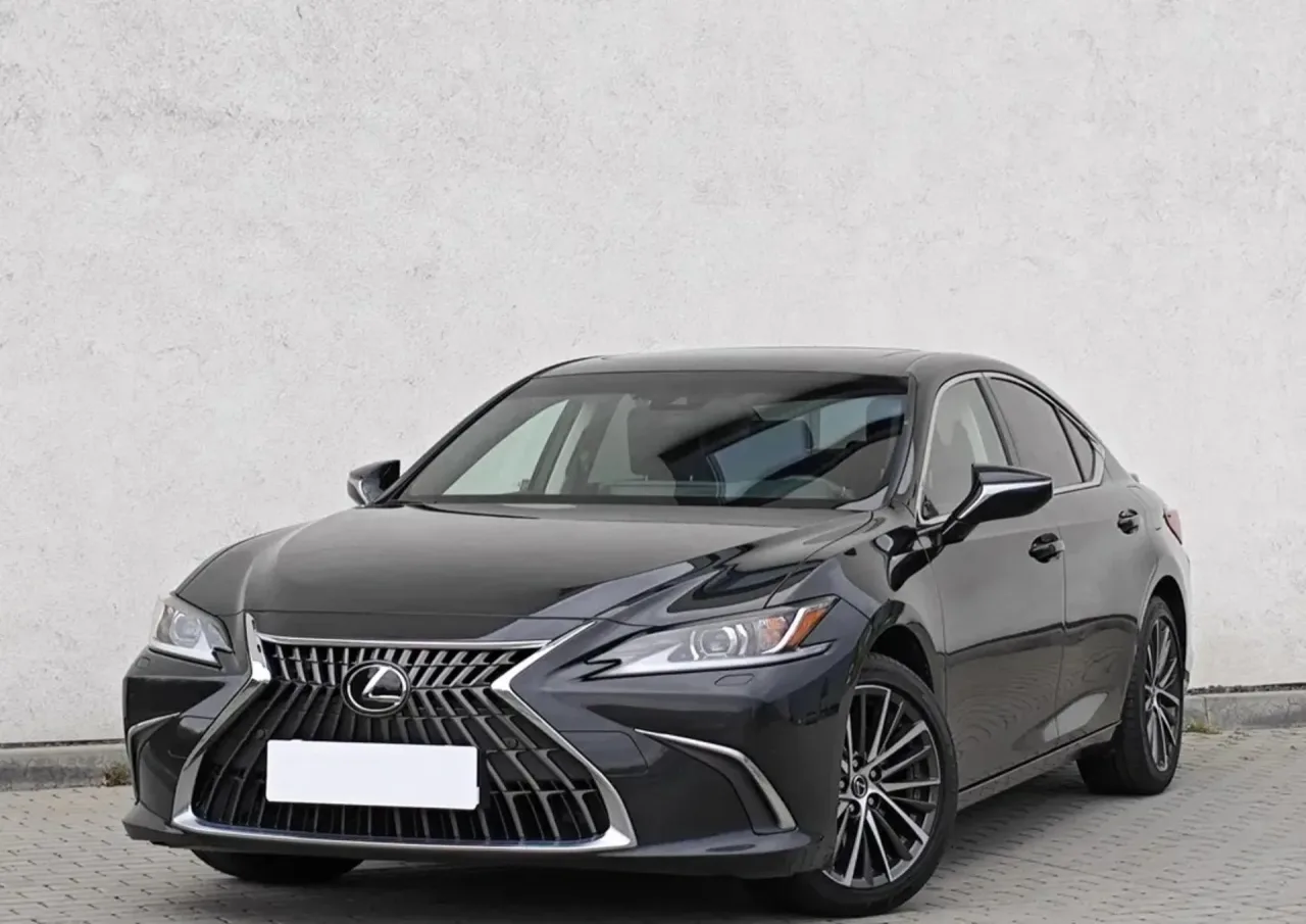 Lexus ES 300h Business Edition 2023 - używany samochód w leasingu