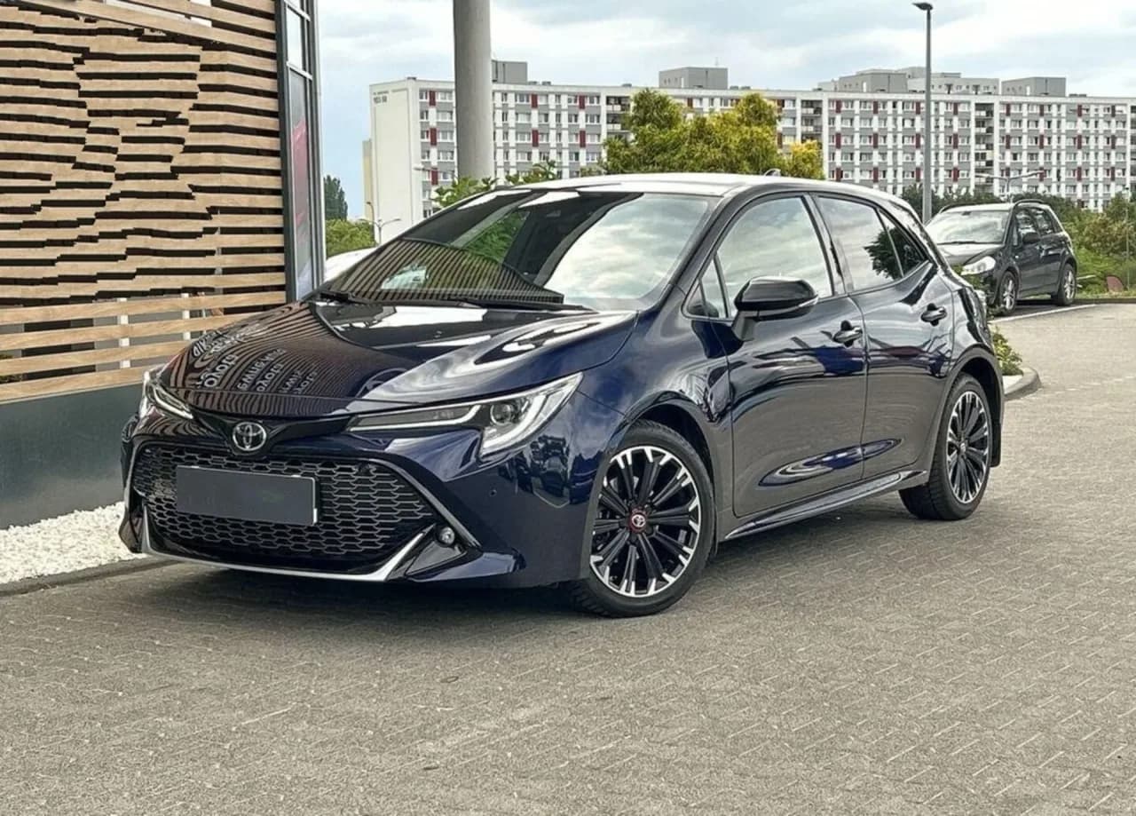 Toyota Corolla 1.8 Hybrid GR Sport 2022 - używany samochód w leasingu