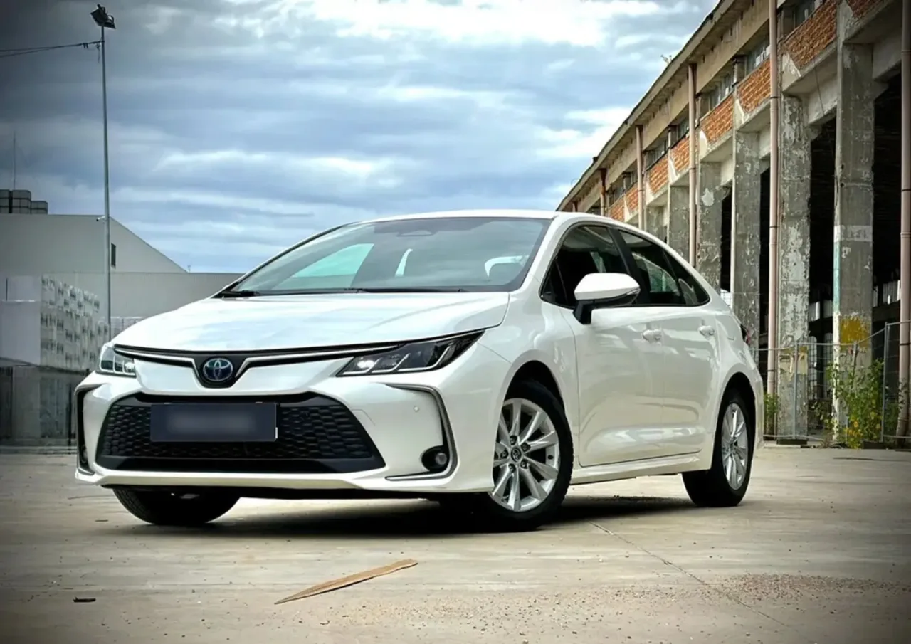 Toyota Corolla 1.8 Hybrid Comfort 2023 - gebrauchtes Leasingfahrzeug