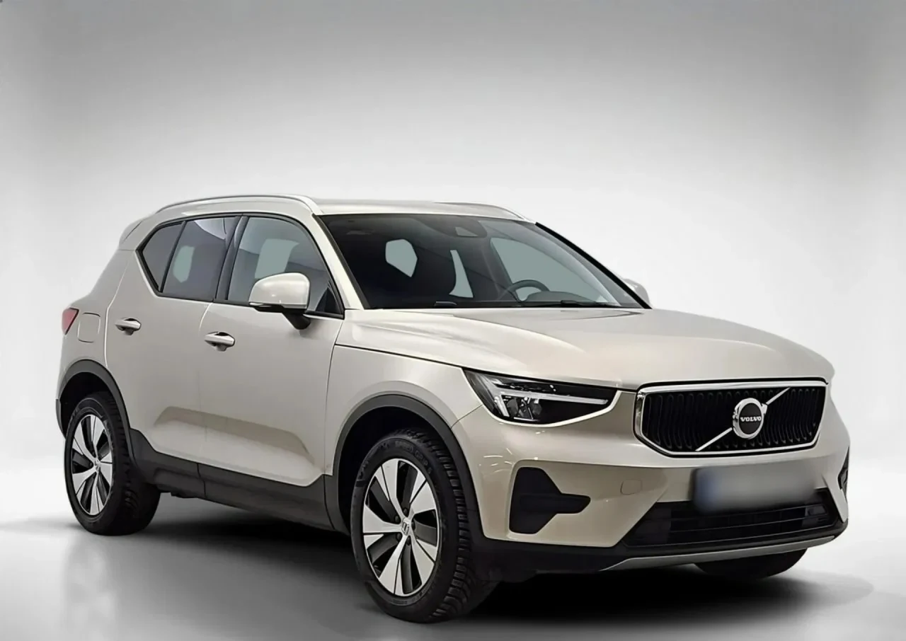 Volvo XC 40 T2 Core aut 2022 - używany samochód w leasingu