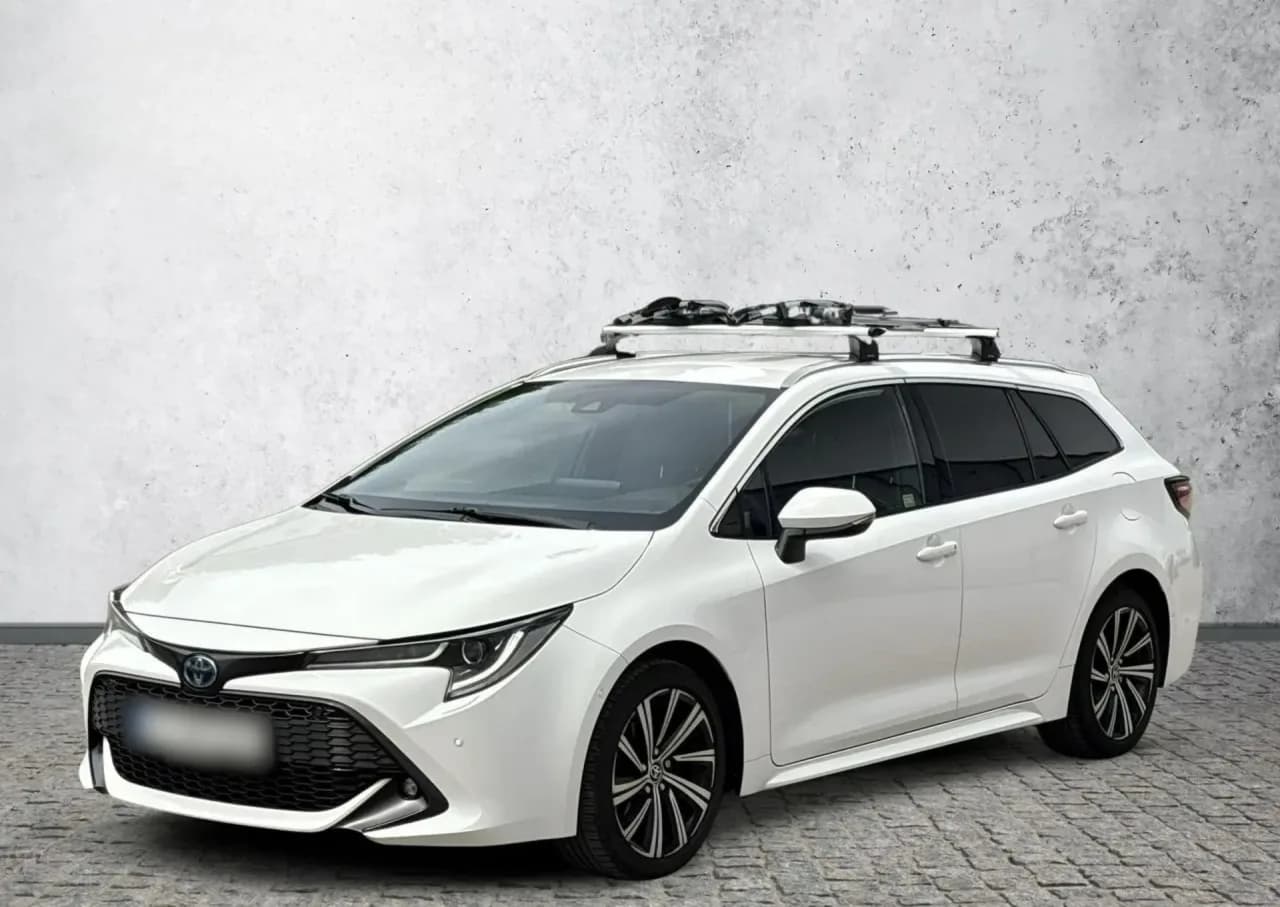 Toyota Corolla 2.0 Hybrid Comfort 2022 - używany samochód w leasingu