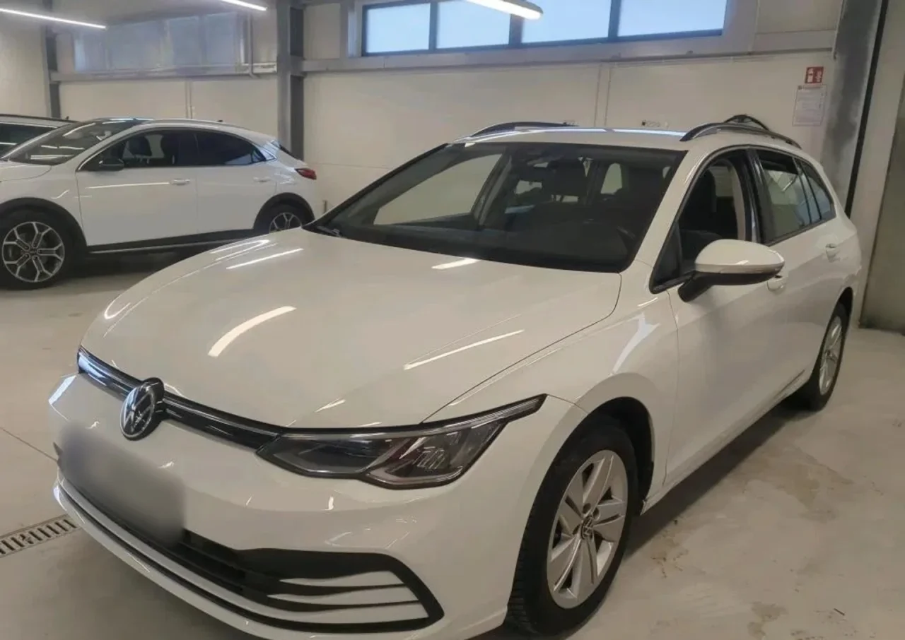 Volkswagen Golf VIII 1.5 TSI EVO Life 2023 - used car for lease
