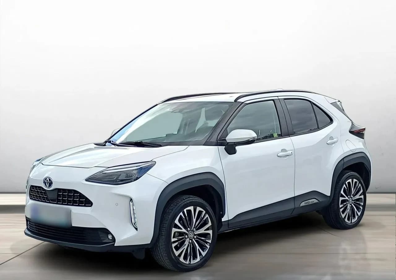 Toyota Yaris Cross Hybrid 1.5 Executive 4x4 2023 - używany samochód w leasingu