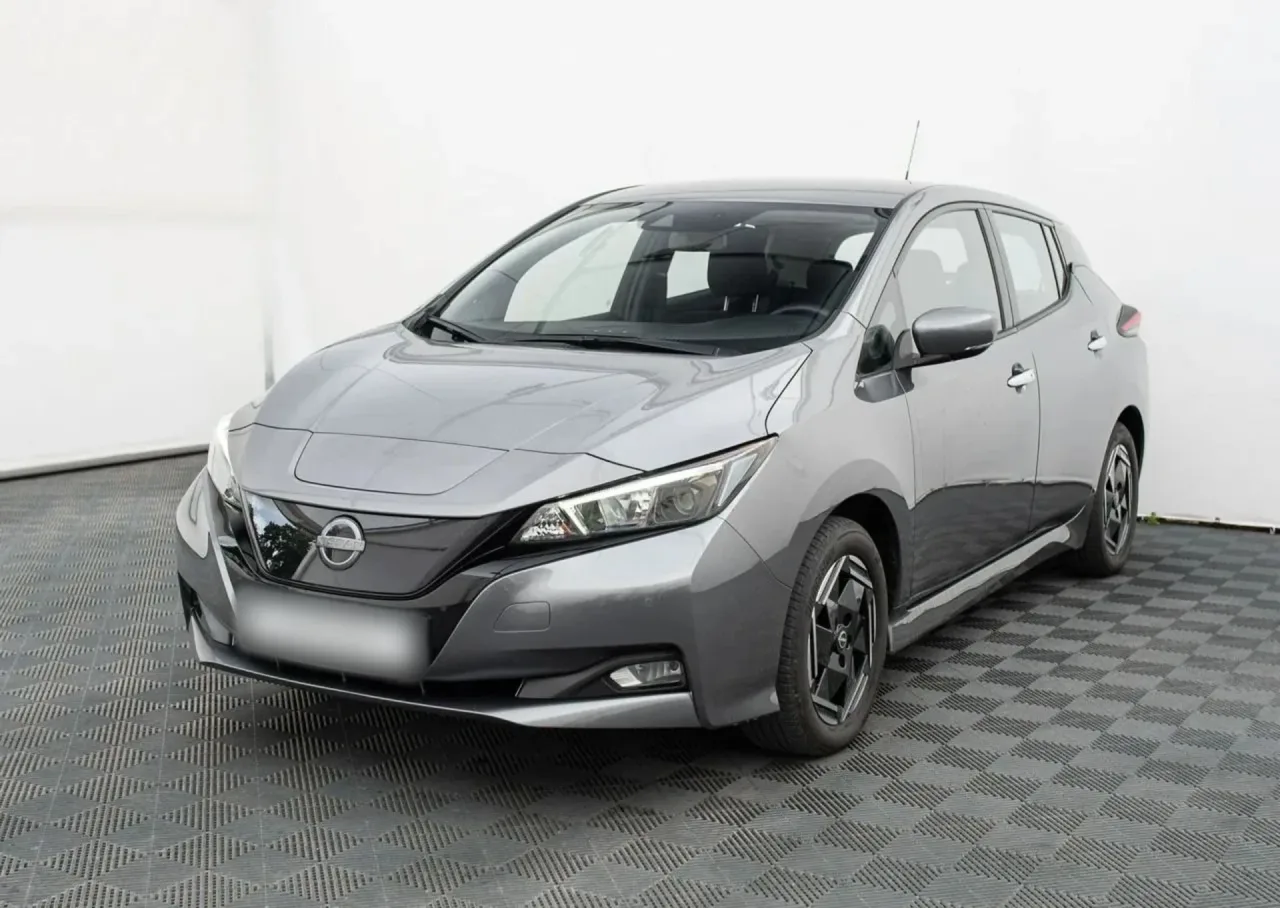 Nissan Leaf 40kWh Acenta 2023 - вживаний автомобіль в лізингу
