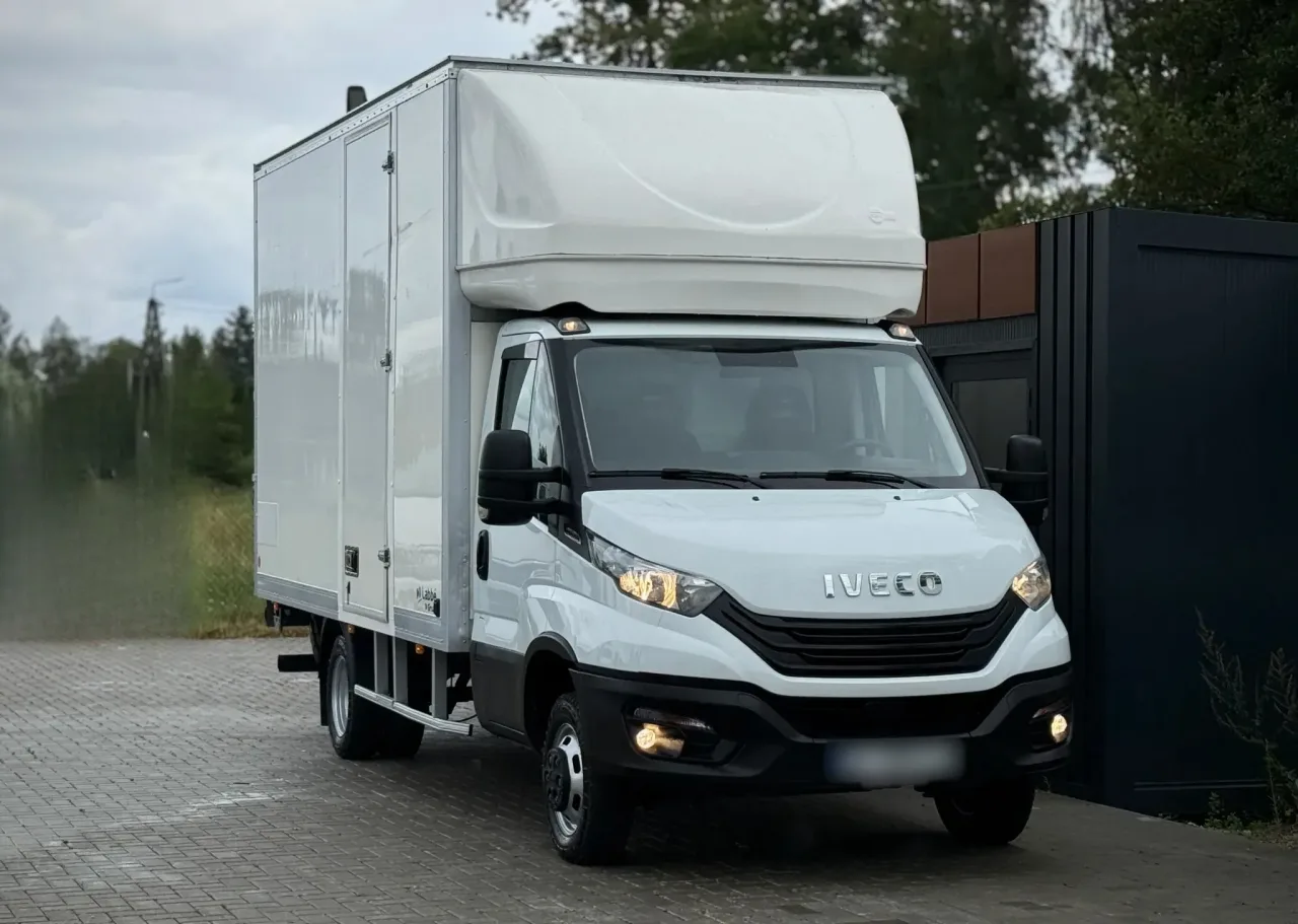 Iveco Daily 35C18 Hi-Matic 2023 - używany samochód w leasingu