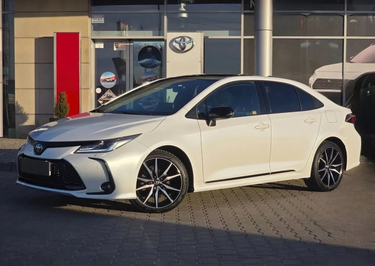 Toyota Corolla 1.8 Hybrid GR Sport 2024 - used car for lease