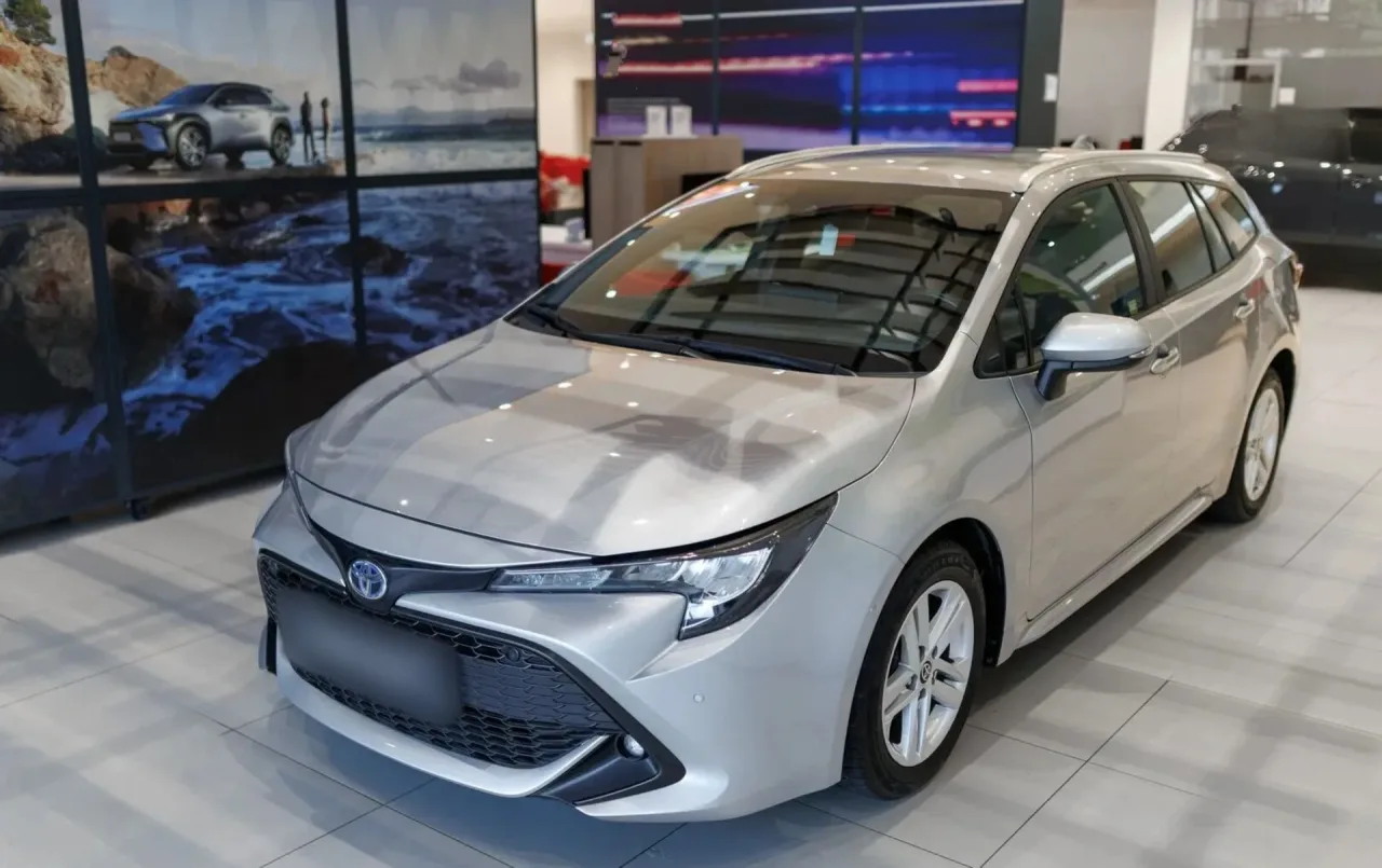 Toyota Corolla 1.8 Hybrid GPF Comfort 2022 - używany samochód w leasingu
