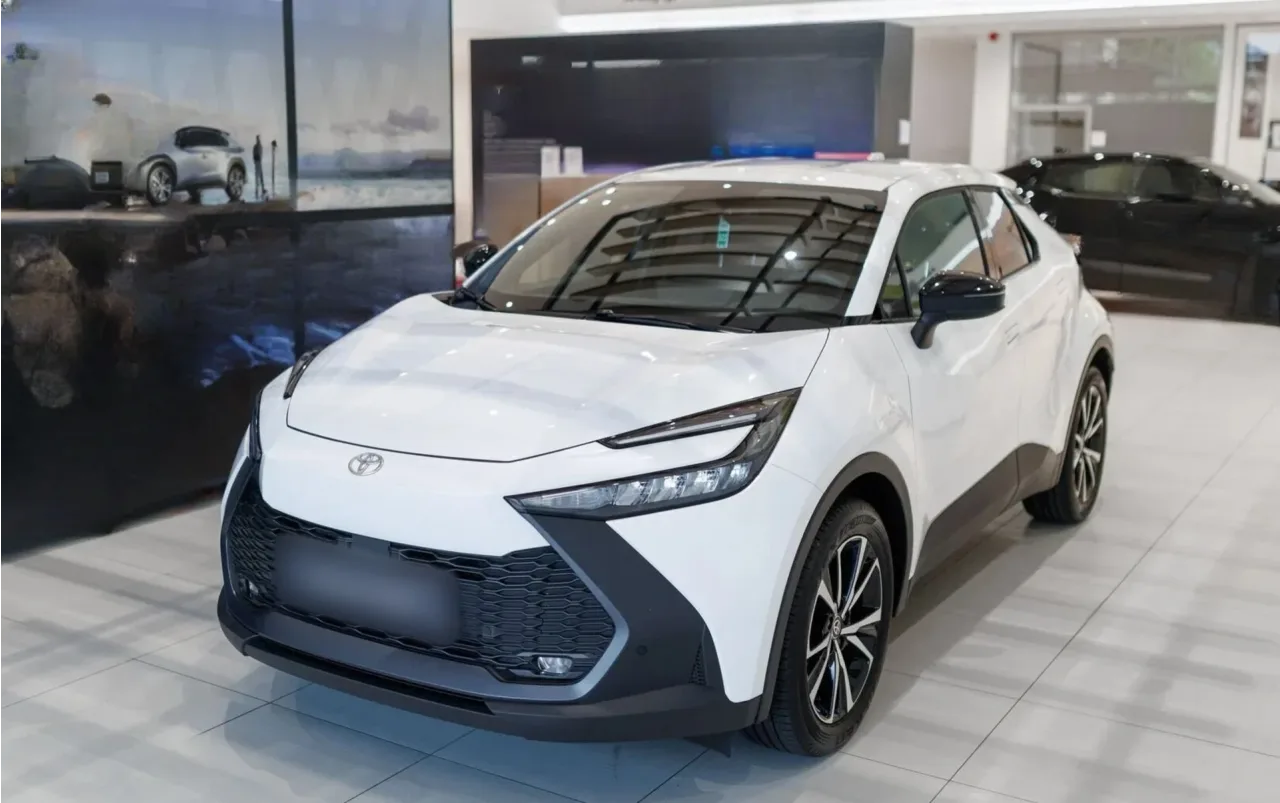 Toyota C-HR Style SUV Plug-In 2.0 223KM 2025 - używany samochód w leasingu