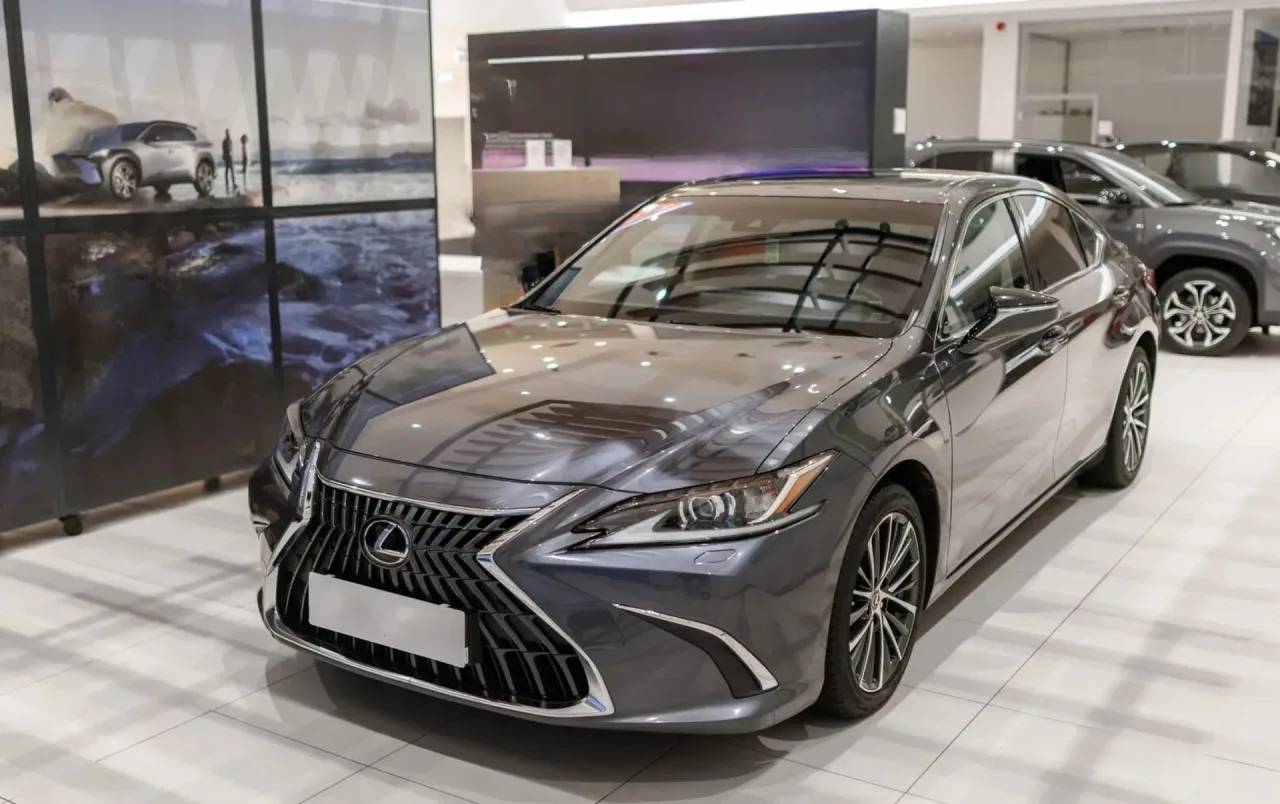 Lexus ES 300h Business Edition 2023 - used car for lease