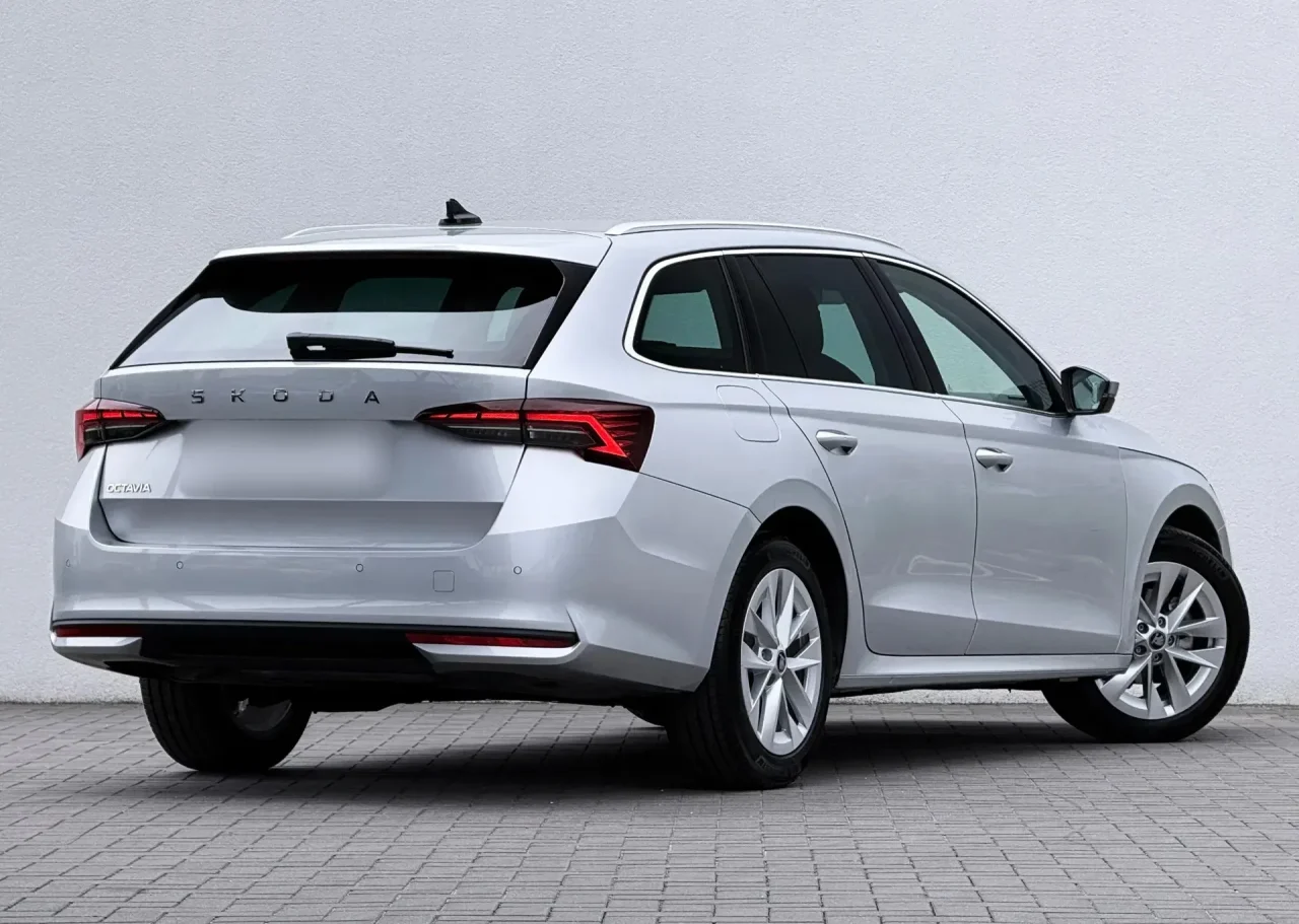 Skoda Octavia 1.5 TSI mHEV Selection DSG 2024 - używany samochód w leasingu