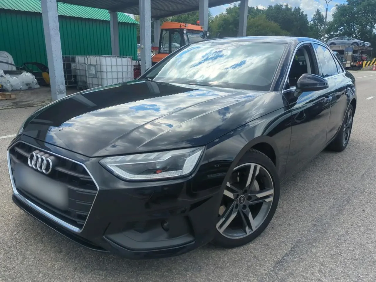 Audi A4 40 TFSI mHEV S tronic 2023 - вживаний автомобіль в лізингу