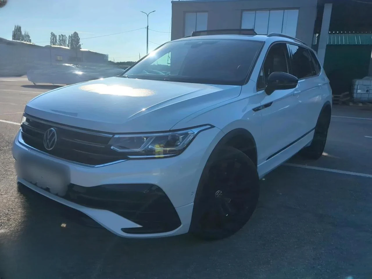 Volkswagen Tiguan 2.0 TSI 4Mot. R-Line DSG 2023 - вживаний автомобіль в лізингу