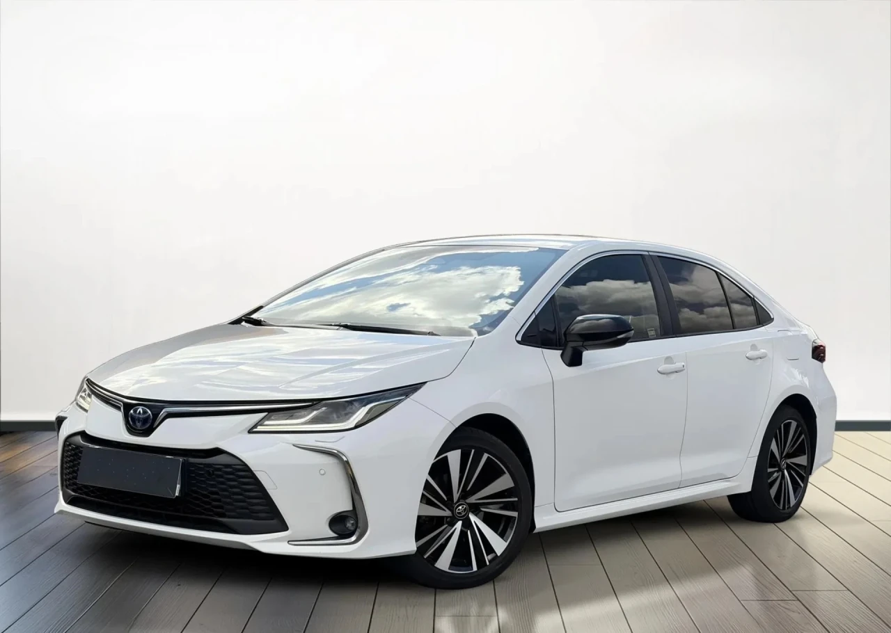 Toyota Corolla 1.8 Hybrid Style 2025 - używany samochód w leasingu