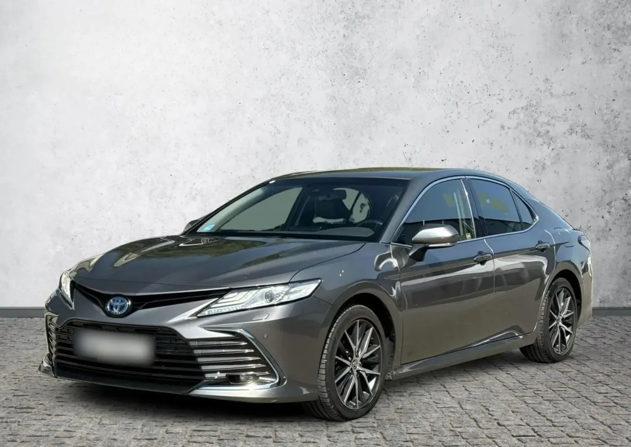 Toyota Camry 2.5 Hybrid Executive CVT 2023 - używany samochód w leasingu