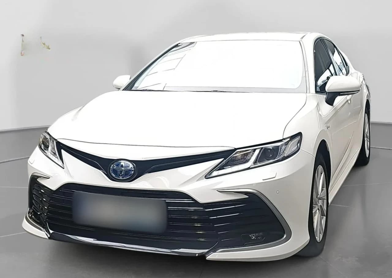 Toyota Camry 2.5 Hybrid Comfort CVT 2023 - używany samochód w leasingu