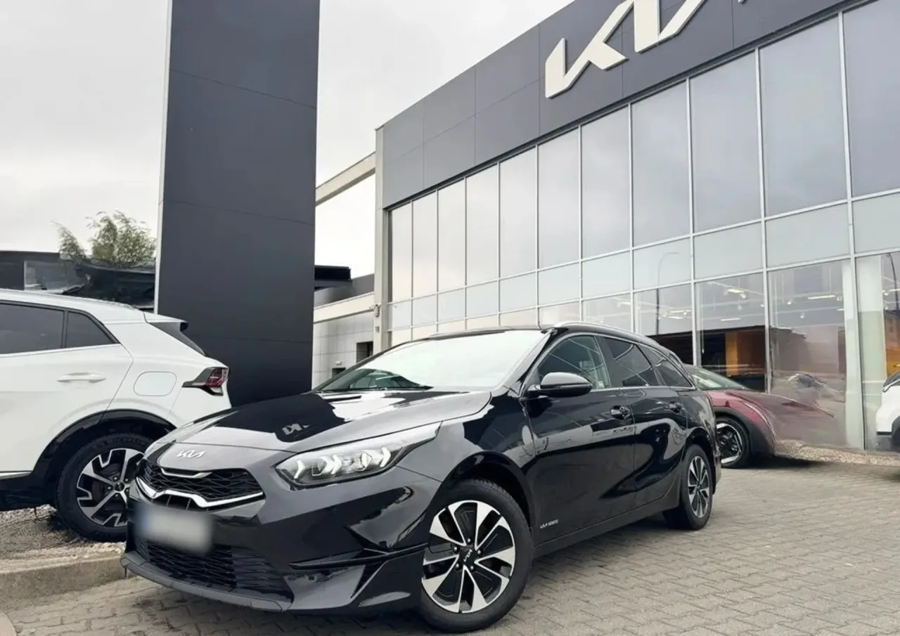 Kia Ceed 1.5 T-GDI Tribute DCT 2024 - вживаний автомобіль в лізингу