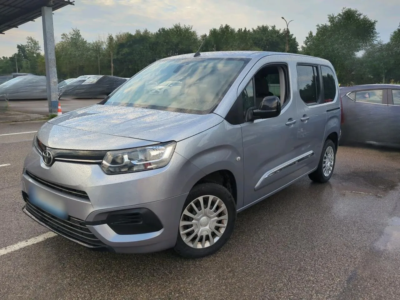 Toyota Proace City Verso 1.5 D-4D Business 2023 - gebrauchtes Leasingfahrzeug