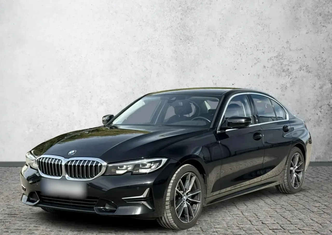 BMW Seria 3 320d mHEV Luxury Line aut 2022 - gebrauchtes Leasingfahrzeug