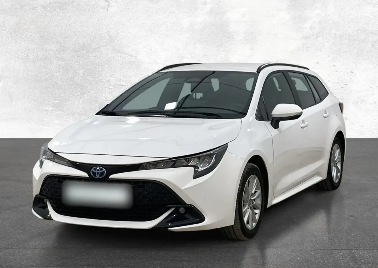 Toyota Corolla 1.8 Hybrid Comfort 2023 - używany samochód w leasingu