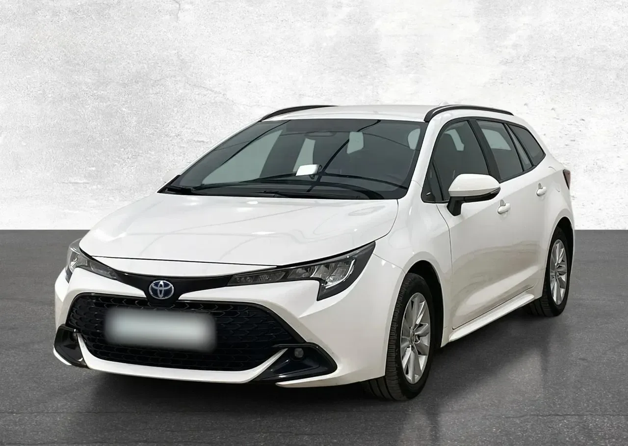 Toyota Corolla 1.8 Hybrid Comfort 2023 - używany samochód w leasingu