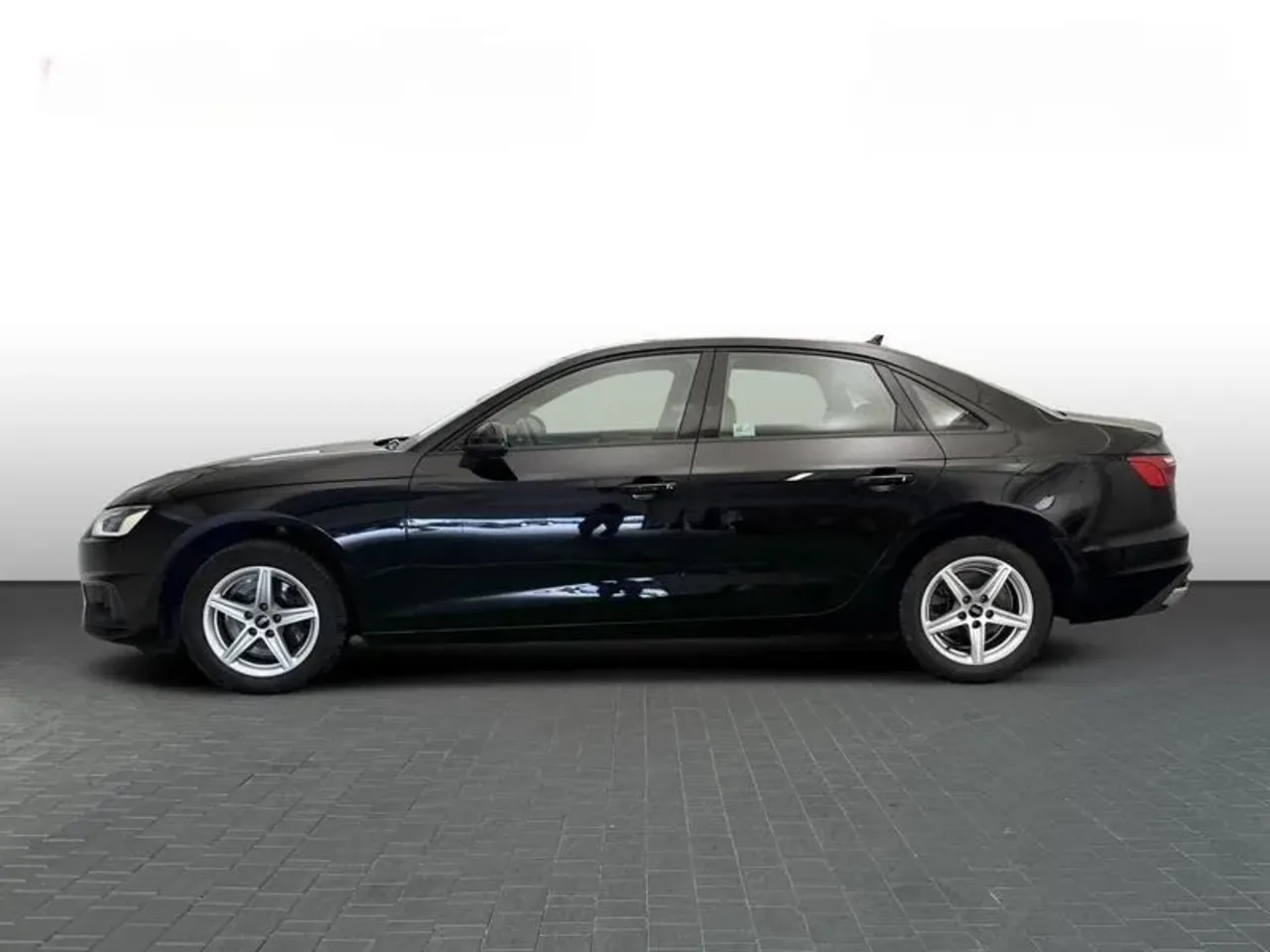 Audi A4 35 TFSI mHEV S tronic 2022 - używany samochód w leasingu