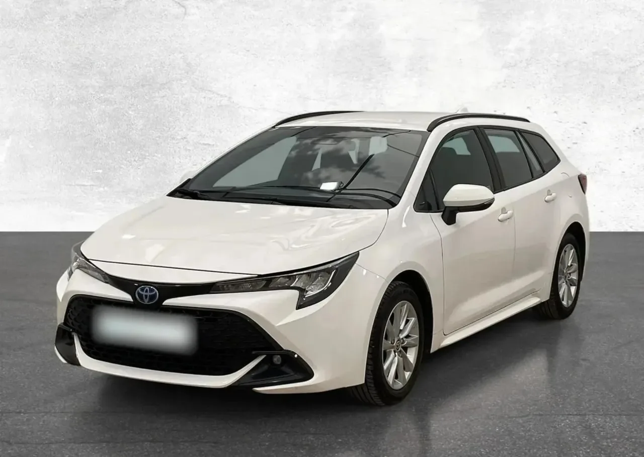 Toyota Corolla 1.8 Hybrid Comfort 2023 - używany samochód w leasingu