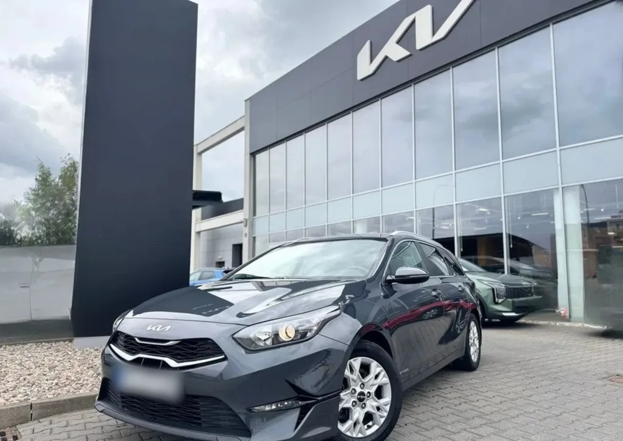 Kia Ceed 1.5 T-GDI L DCT 2022 - gebrauchtes Leasingfahrzeug