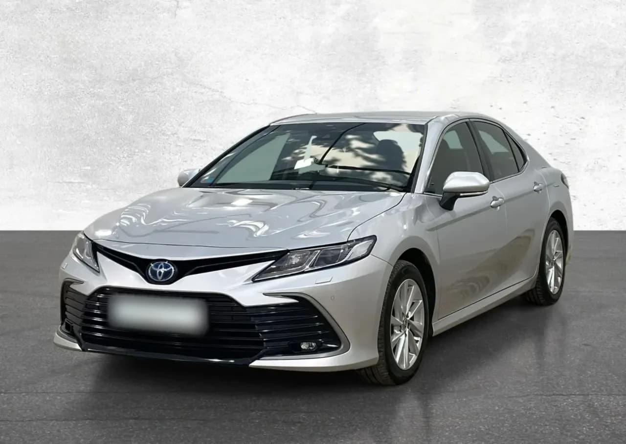 Toyota Camry 2.5 Hybrid Comfort CVT 2023 - używany samochód w leasingu