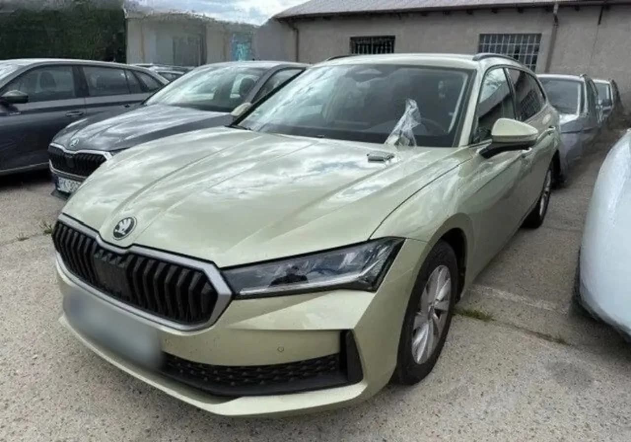 Skoda Superb 1.5 TSI mHEV Essence DSG 2025 - używany samochód w leasingu