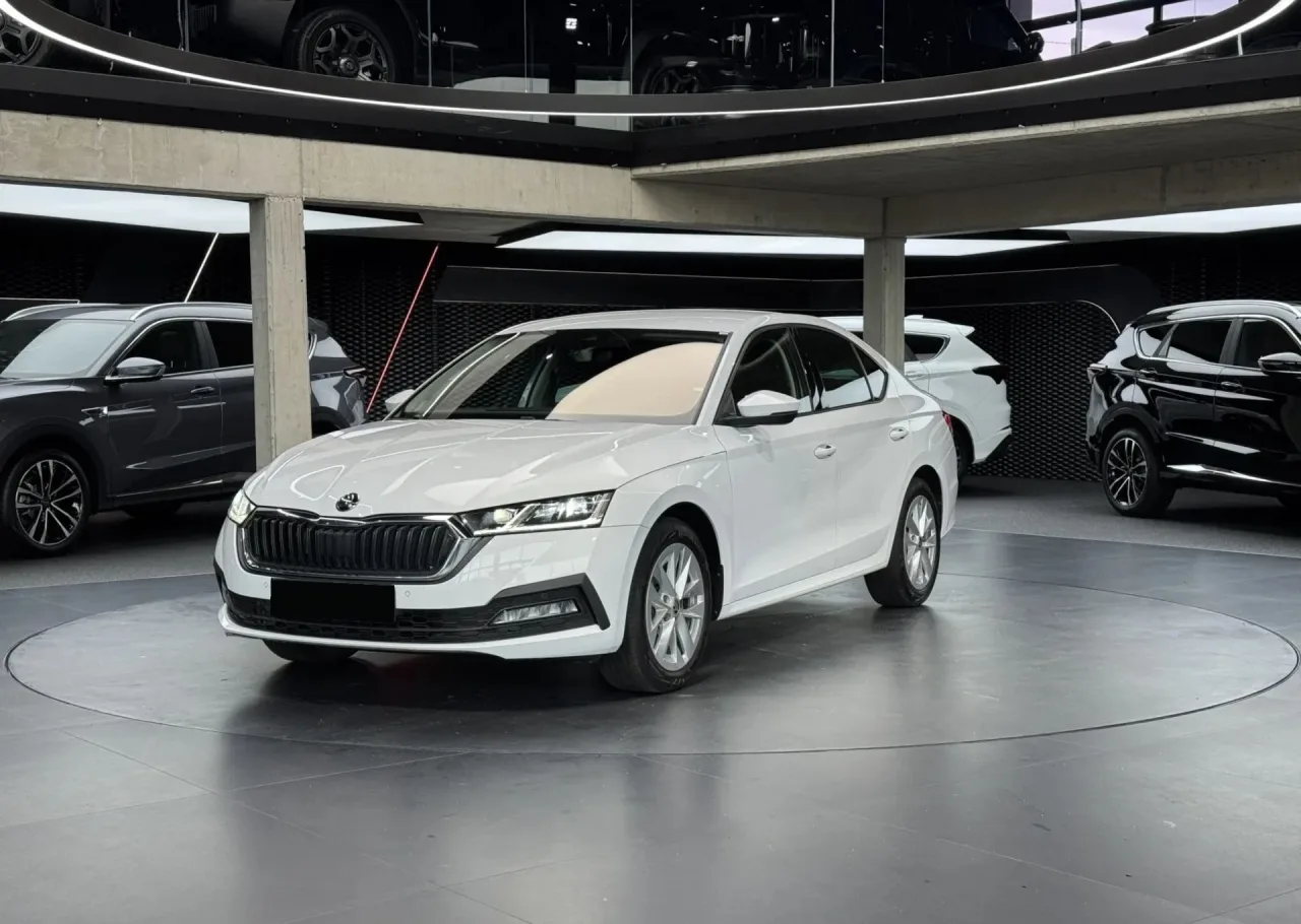 Skoda Octavia 1.5 TSI e-Tec Ambition DSG 2022 - używany samochód w leasingu