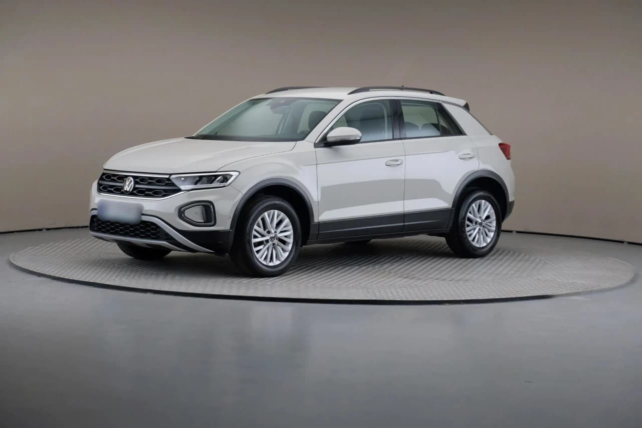 Volkswagen T-Roc 1.5 TSI Life DSG 2023 - used car for lease