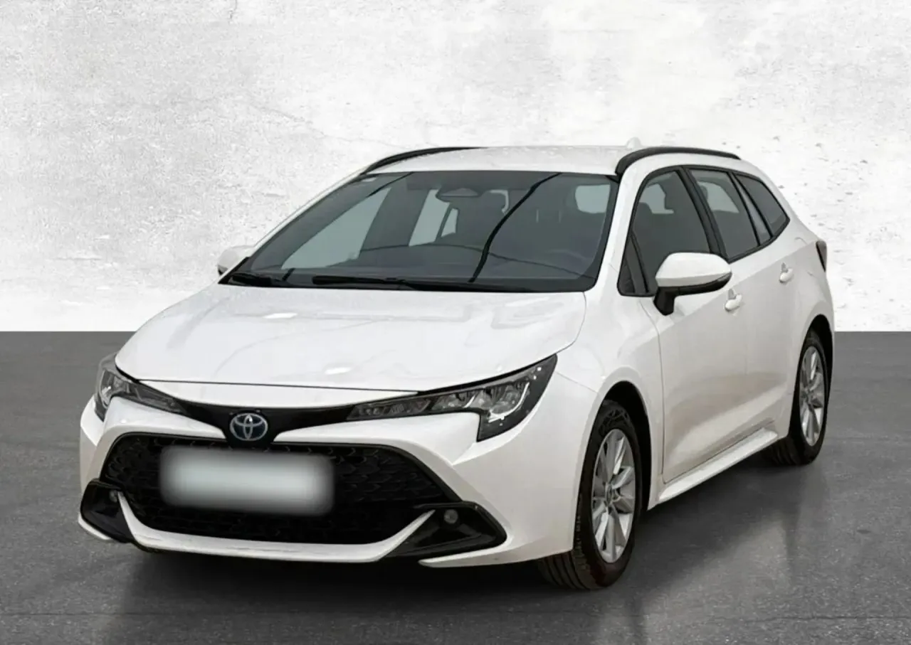 Toyota Corolla 1.8 Hybrid Comfort 2023 - używany samochód w leasingu